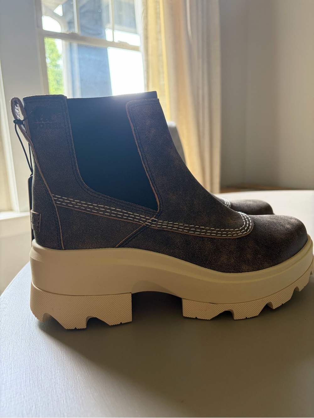 SOREL Joan FRWD Chelsea boots